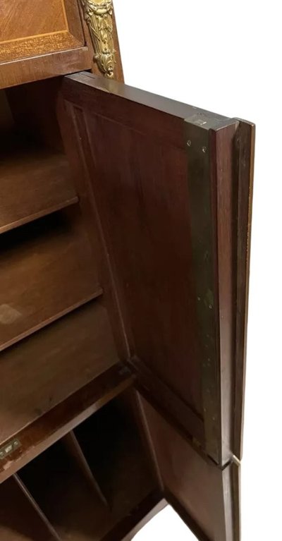 Mobile in stile Luigi XVI in intarsio e bronzi dorati 1880 ca.
