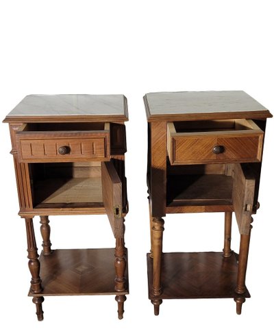 fausse paires de chevets de style Louis XVI en noyer
