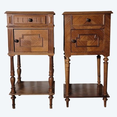 fausse paires de chevets de style Louis XVI en noyer
