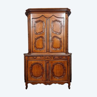 buffet deux corps Louis XV galbé en noyer époque XXème siècle