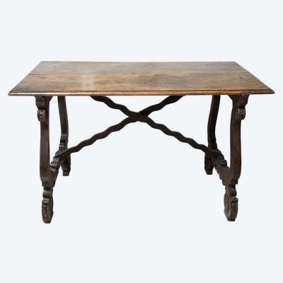 Table de réfectoire ancienne en noyer massif. Naples, début du XVIIIe siècle.