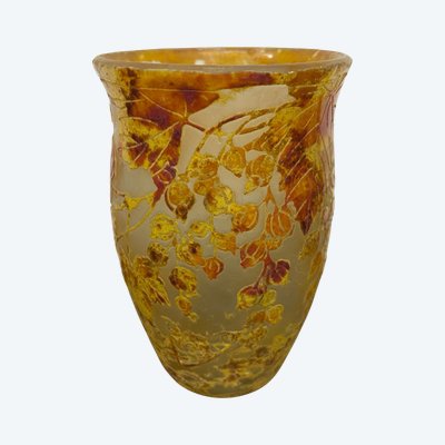 Daum Nancy vase with rose hip Art Nouveau