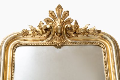 Miroir ancien Napoléon III en bois doré et sculpté. France, XIXe siècle.