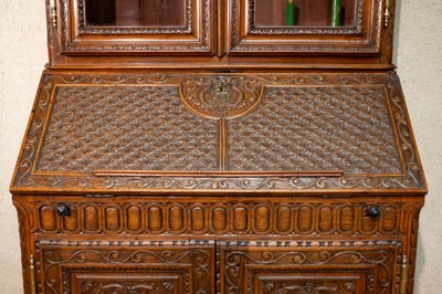 Cassettone scribano in noce di Nantes del XVIII secolo