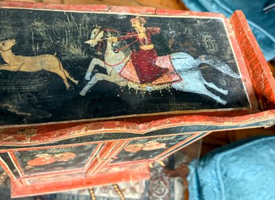 Gabinetto indiano in miniatura dipinto - Scene di caccia del Maharaja, India del Nord, XIX secolo