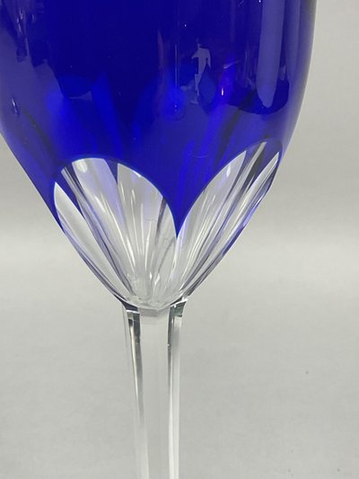 6 kristallfarbene Weingläser von Baccarat Modell Genova