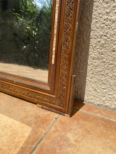 Miroir rectangulaire en bois à fronton ajouré, style Louis XVI, XIXème - 60 x 90cm