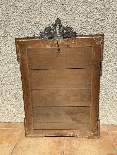 Miroir rectangulaire en bois à fronton ajouré, style Louis XVI, XIXème - 60 x 90cm