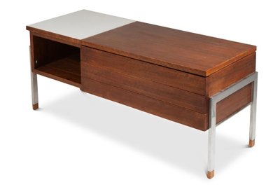 Coppia di cassettiere basse in teak e metallo cromato. Anni '60.LS6495708M