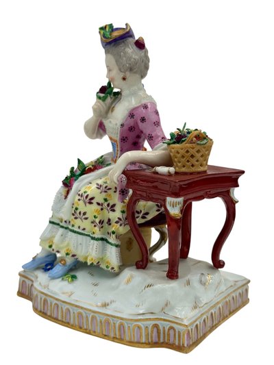 Meissen - Porcelain figurine, allegory of the 5 senses, The Smell