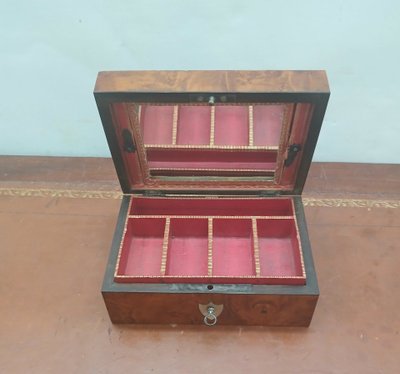 Jewelry box.