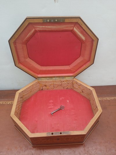 Turnbridge box