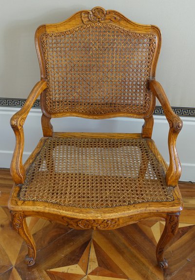 Mobilier de salon - 4 fauteuils cannés d'époque Régence Louis XV