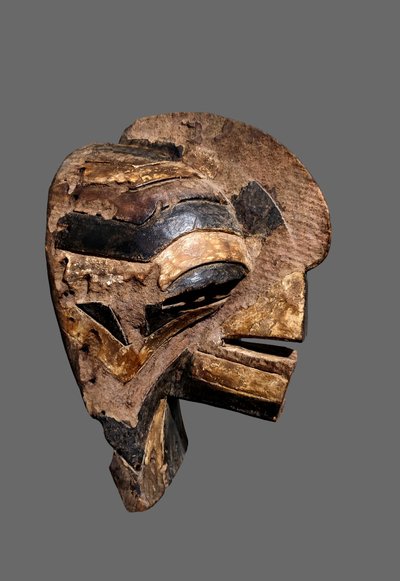 Kifwebe mask from Pierre Vérité Songye or Basonge gallery in Zaire