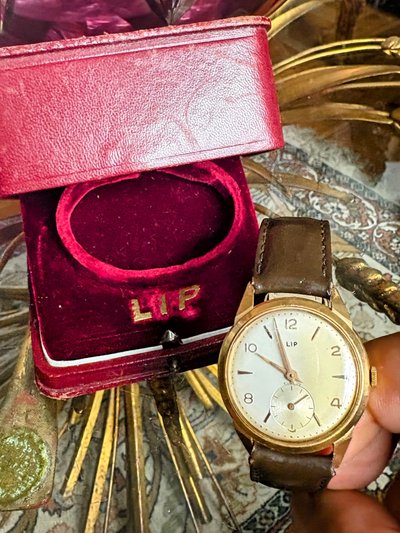 LIP Elgiloy Uhr aus 18k Gold - emblematisches Modell aus den 1950er Jahren in Originalverpackung