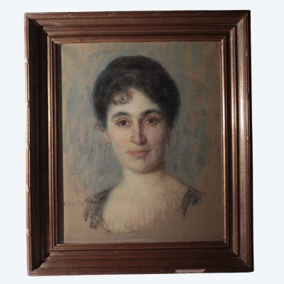 Pastel portrait of a woman signed André Davids born 1870
