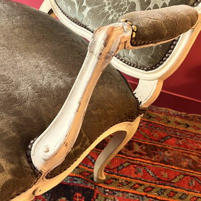 Large fauteuil sculpté, époque Louis XV
