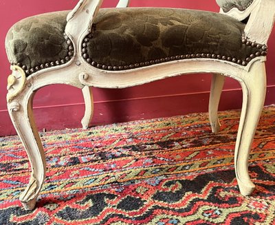 Large fauteuil sculpté, époque Louis XV