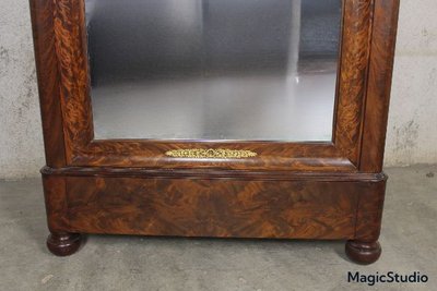 Armoire in mogano e bronzo con grande specchio e cassetto XIX secolo Periodo della Restaurazione