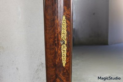Armoire in mogano e bronzo con grande specchio e cassetto XIX secolo Periodo della Restaurazione