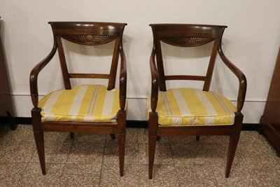 Antike Armlehnstühle aus Nussholz & Wiener Sraw, 2er Set
