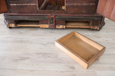 Antiker Tiroler Kleiderschrank aus Kiefernholz, 1800er