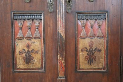 Antiker Tiroler Kleiderschrank aus Kiefernholz, 1800er