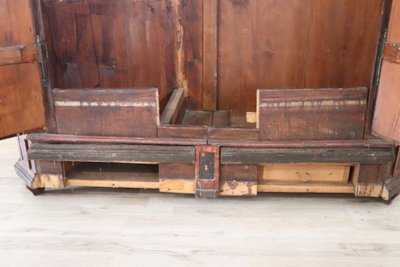Antiker Tiroler Kleiderschrank aus Kiefernholz, 1800er