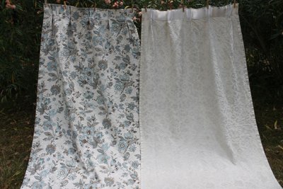 2 paires de rideaux tentures décor à l'Indienne en bleu époque 20ème