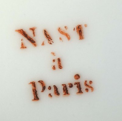 Nast : suite di 14 piatti in porcellana a filetto d'oro del periodo Impero - firmati