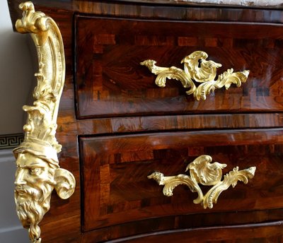 Reggenza - Cassettone d'epoca Luigi XV in legno di violetta attribuito a Jean-Charles Saunier