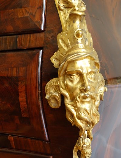 Reggenza - Cassettone d'epoca Luigi XV in legno di violetta attribuito a Jean-Charles Saunier