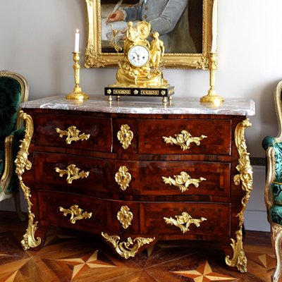 Reggenza - Cassettone d'epoca Luigi XV in legno di violetta attribuito a Jean-Charles Saunier