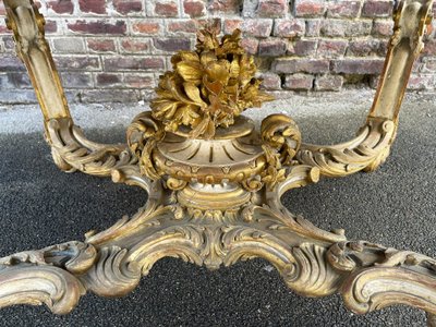 Table de milieu et d’apparat en bois doré sculpté Louis XV - Napoléon III 