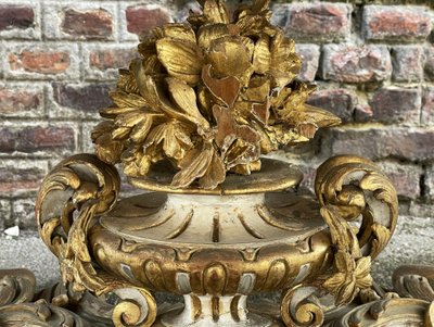Table de milieu et d’apparat en bois doré sculpté Louis XV - Napoléon III 