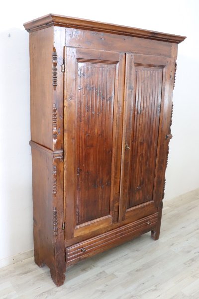 Armoire Ancienne en Bois de Peuplier