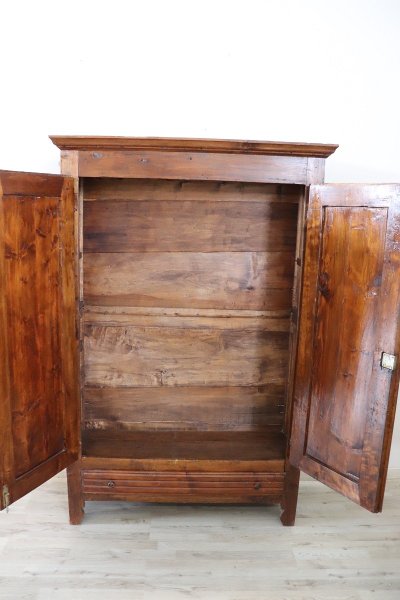 Armoire Ancienne en Bois de Peuplier
