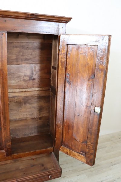 Armoire Ancienne en Bois de Peuplier