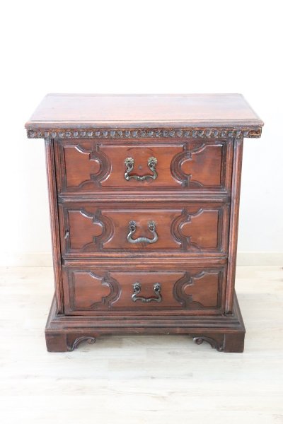 Table de Chevet Ancienne en Noyer