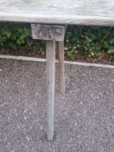 Vecchio tavolo da lavaggio