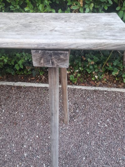 Vecchio tavolo da lavaggio