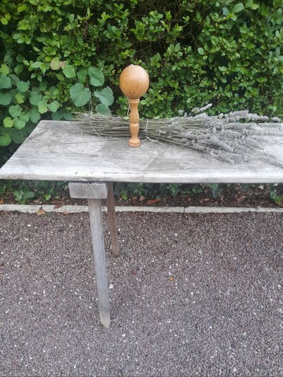 Vecchio tavolo da lavaggio