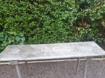 Vecchio tavolo da lavaggio