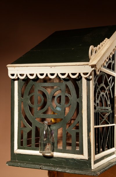  Decorative birdcage in openwork wood, dating from 1914.
