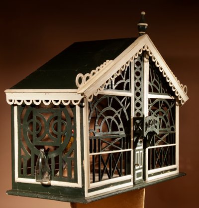  Decorative birdcage in openwork wood, dating from 1914.