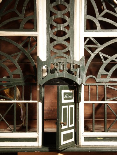  Decorative birdcage in openwork wood, dating from 1914.