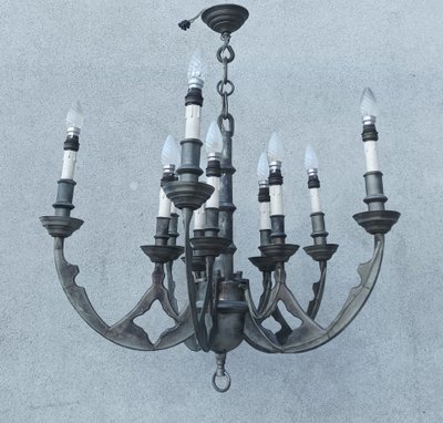 10-arm pewter Gothic-style chandelier
