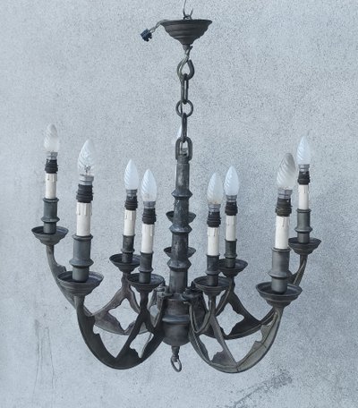 10-arm pewter Gothic-style chandelier