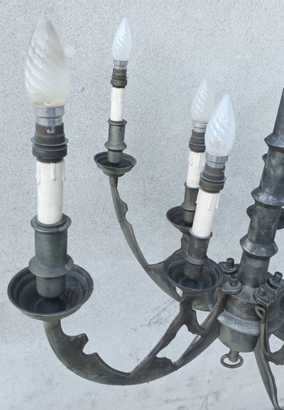 10-arm pewter Gothic-style chandelier