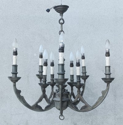 10-arm pewter Gothic-style chandelier